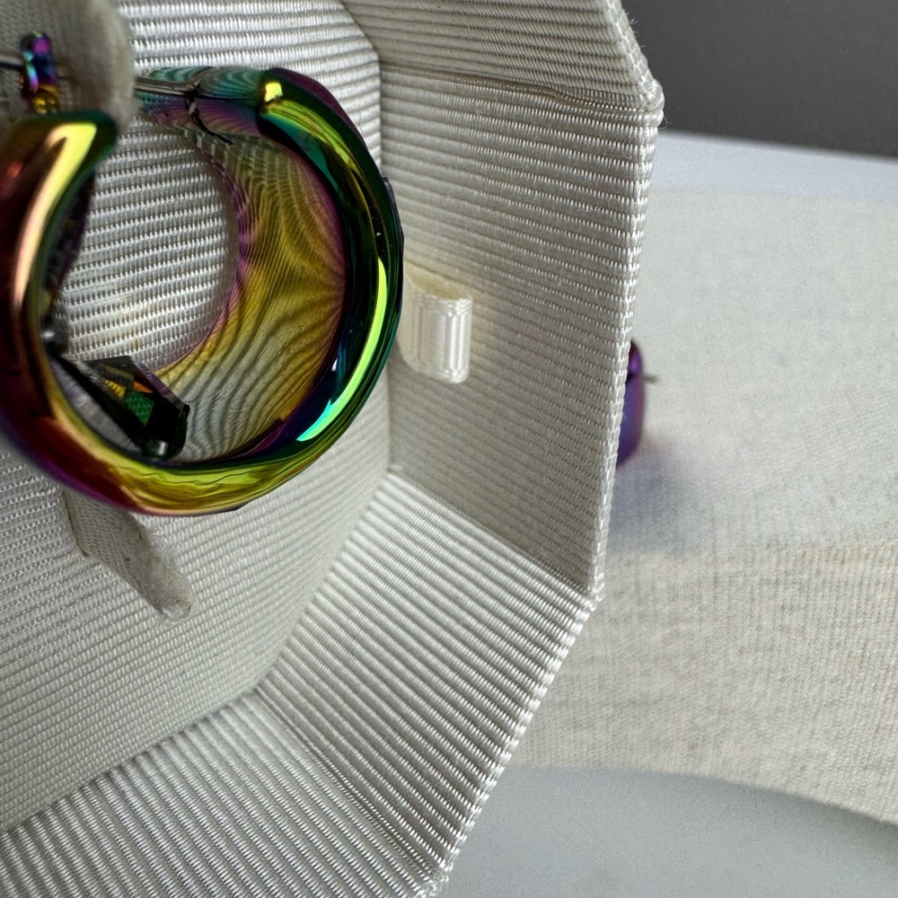 Swarovski Crystal Curiosa Hoop Earrings Multicolor Sparkly Shiny 5599880 NWT - Picture 6 of 11
